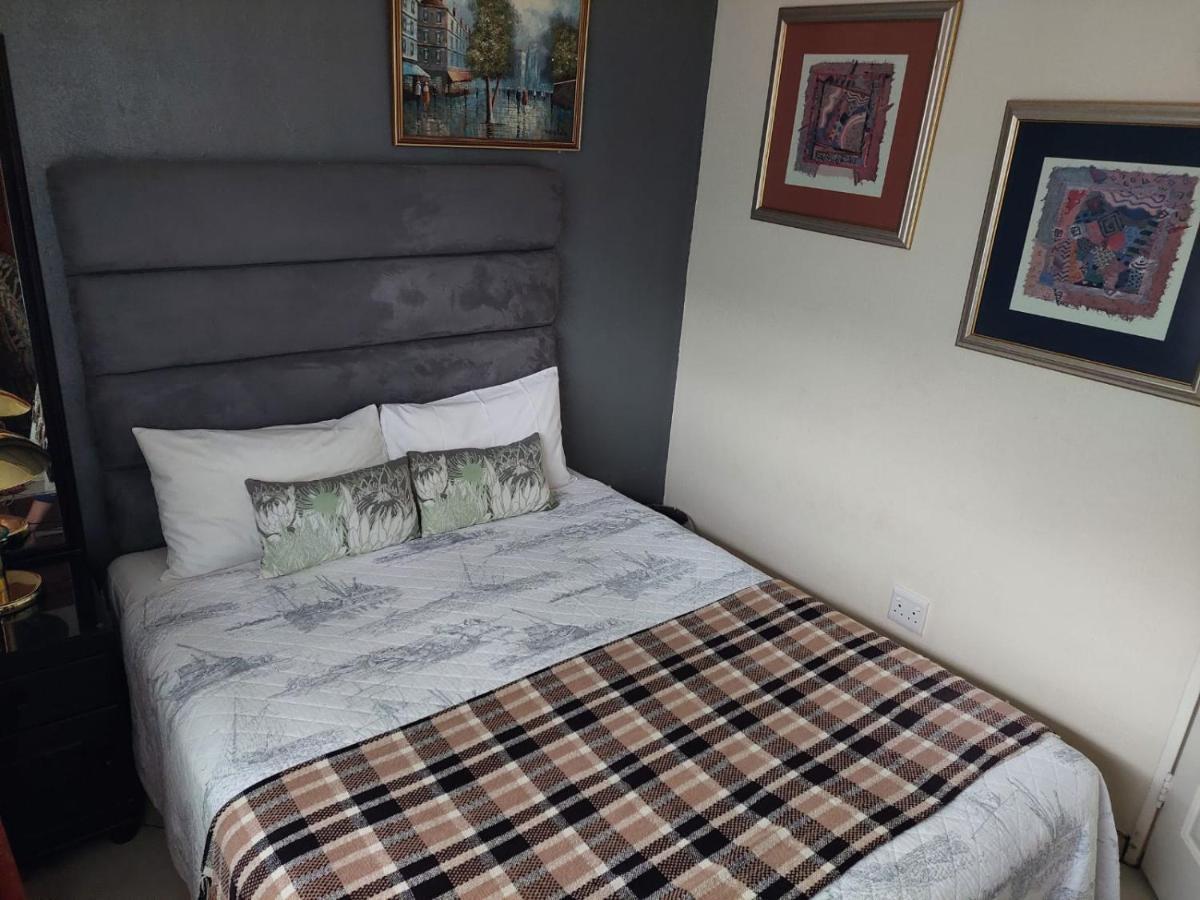Sleep Eezy Cottages Беноні Екстер'єр фото